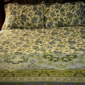 Pottery Barn Queen Duvet Set-Class all the way!!